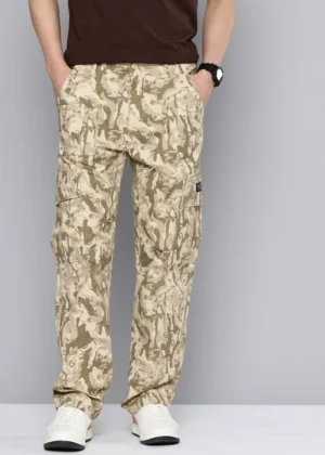 Men Camouflage Printed Loose Fit Cargos Trousers